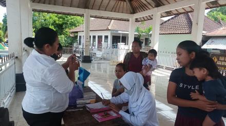 Giat Imunisasi Dalam Rangka Memenuhi Target Cakupan Imunisasi Nasional Bayi dan Balita Desa Bungkula